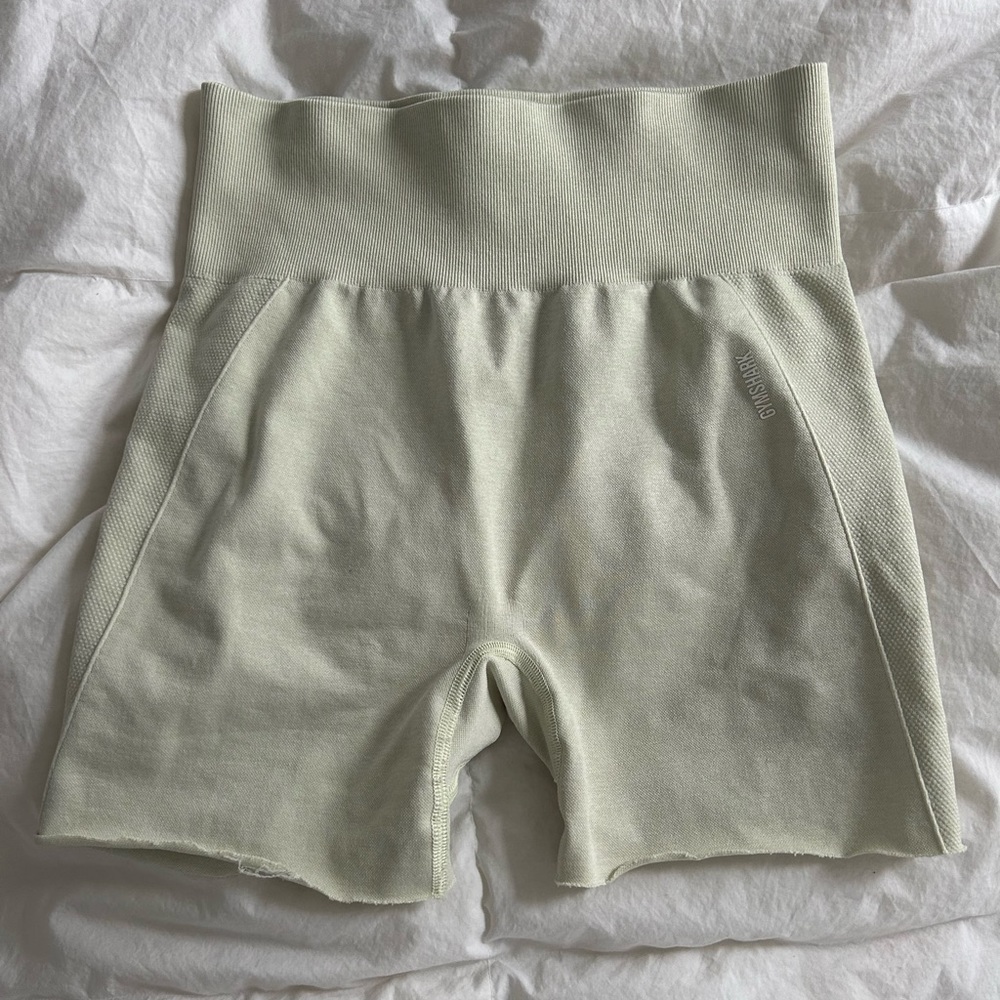 mint green gym shark shorts🍀🍀